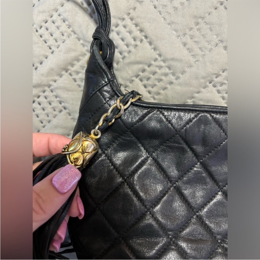 ⛔️SOLD⛔️ CHANEL Vintage '89-'91 RARE Quilted Tassel Shoulder Bag with COA - Picture 13 of 15